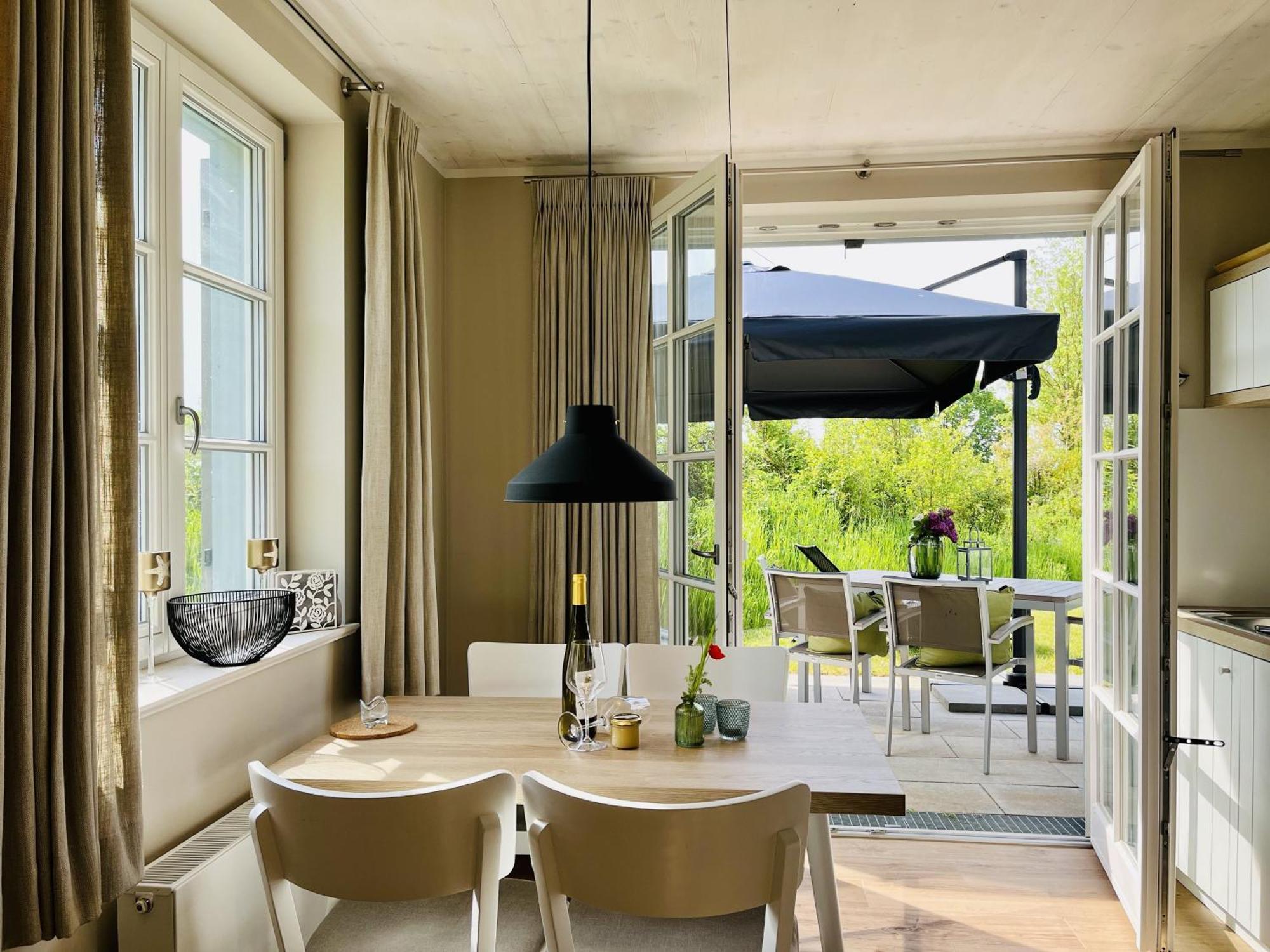 Ferienhaus Strandflieder 05 Feriendorf Klein Stresow Ruegen By Ruyastay プットブス エクステリア 写真