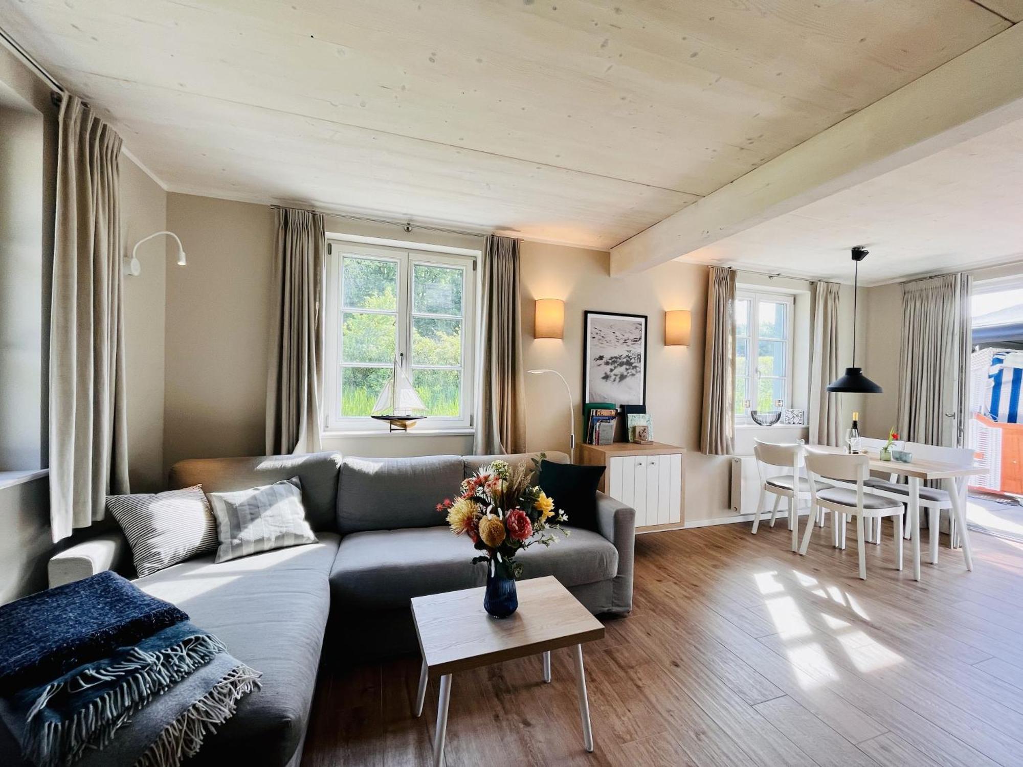 Ferienhaus Strandflieder 05 Feriendorf Klein Stresow Ruegen By Ruyastay プットブス エクステリア 写真