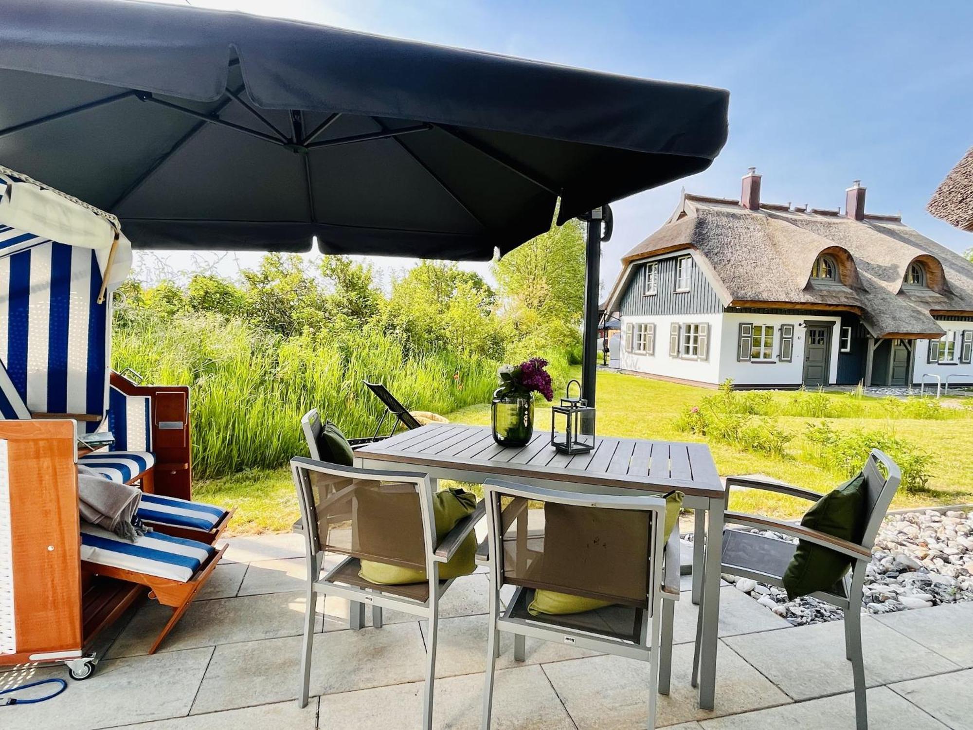 Ferienhaus Strandflieder 05 Feriendorf Klein Stresow Ruegen By Ruyastay プットブス エクステリア 写真